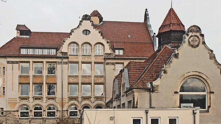 Die Heilig-Kreuz-Mittelschule wurde 1906/1907 von Max Böhme gebaut. Foto: Jochen Berger/CT-Archiv