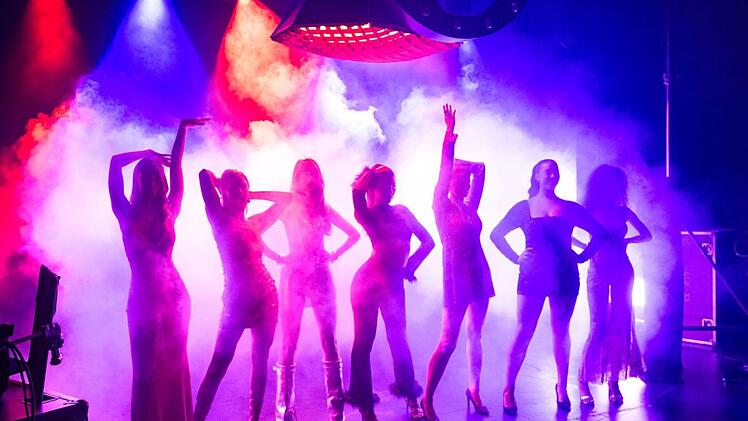 GNTM-Model outet sich als Transfrau: Mitstreiter zu Tr&auml;nen ger&uuml;hrt