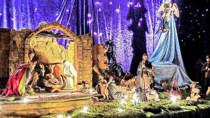 Zum Stettfelder Weihnachtsmarkt hat der Arbeitskreis Geschichte eine Krippenausstellung mit privaten Kostbarkeiten aus Stettfeld und der nähren Umgebung zusammengestellt. Foto: Christian Ziegler