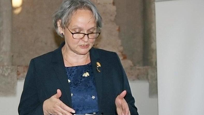 Michaela Schmölz-Häberlein von der Universität Bamberg sprach und diskutierte in der Kronacher Synagoge. Foto: Maria Löffler Michaela Schmölz-Häberlein von der Universität Bamberg sprach und diskutierte in der Kronacher Synagoge. Foto: Maria Löffler