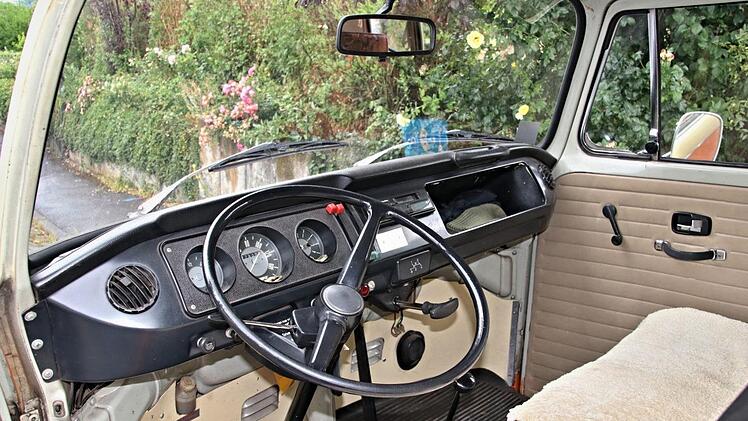 "Alles was nötig ist, ist im Cockpit des T2 vorhanden", sagt Werner Eichler. Schnickschnack braucht er an seinem Gebrauchsfahrzeug nicht.Helmut Will