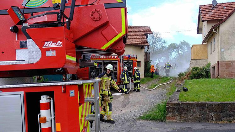 Auch der Drehleiterwagen der Stadtfeuerwehr Hammelburg kam zum Einsatz.Gerd Schaar