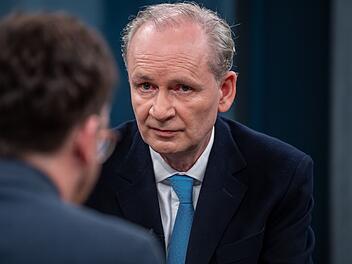 Ferdinand von Schirach ist kein Fan von politischen Inhalten bei TikTok.