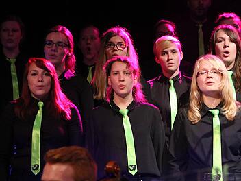 Der Hochschulchor "Die Klangfänger" unter Leitung von Moritz Metzner gestaltet wieder gemeinsam mit dem Hochschulbigband drei Konzerte während das "Campus Design Open".Foto: Archiv/Jochen Berger