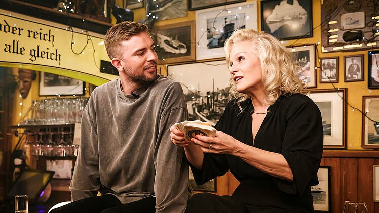 Christoph Kramer, Weltmeister von 2014, beendete im Sommer 2024 seine Profikarriere. Mittlerweile ist er nicht nur als Kommentator erfolgreich, sondern auch als Schriftsteller. Es gibt also so einiges zu bequatschen bei Ina Müller.