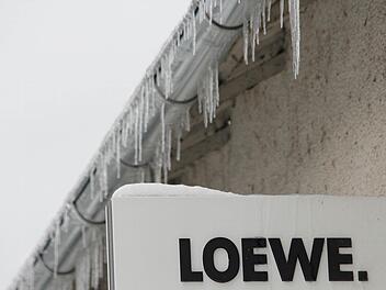 Eiszeit am Loewe-Sitz in Kronach: Auf die rund 1000 Beschäftigten kommen frostige Zeiten zu. Foto: Michael Gründel