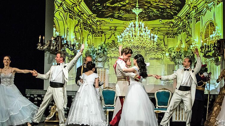 Die Aufführung des Musicals "Sissi" im Kongresshaus Rosengarten beschert dem Coburger Publikum ein Wiedersehen mit Claus J. Frankl als Darsteller und Regisseur.