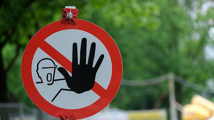 Mittwochnacht waren mehrere Fahrbahnen der A9 bei Leupoldsgrün für mehrere Stunden gesperrt.