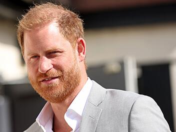 Prinz Harry Seit 2020 lebt Prinz Harry in den USA. "Verwirrend" findet er die Vereinigten Staaten dennoch.