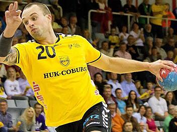 Kommt ein Rechtsaußen geflogen: Offenbar arbeitet der HC Erlangen derzeit intensiv daran, dass Coburgs Florian Billek in der kommenden Saison in anderen Farben auf Torejagd geht. Foto: Höchstädter/Archiv