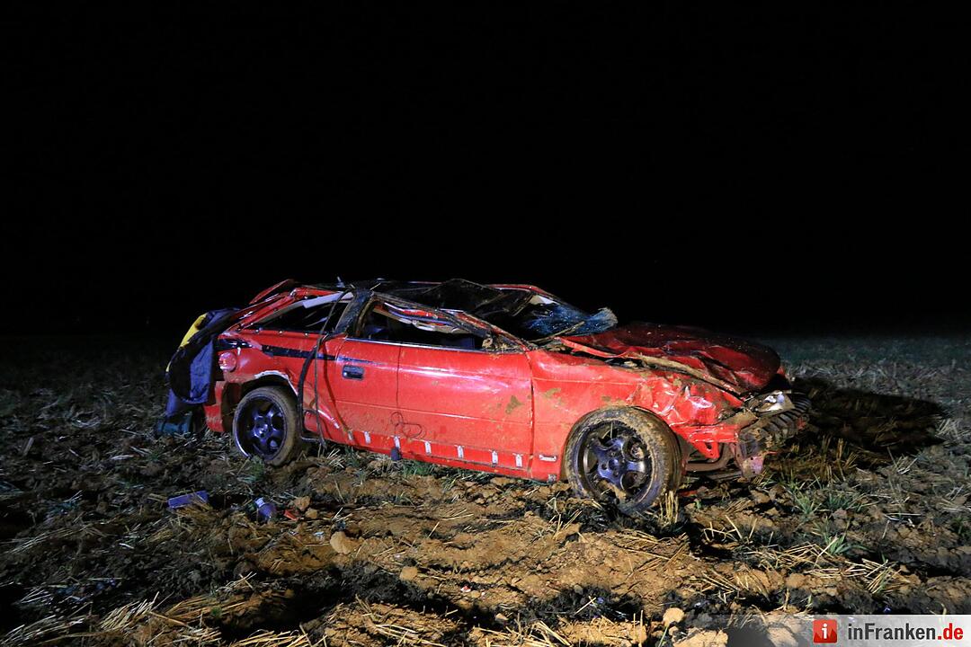 Opel überschlägt sich bei Königsfeld