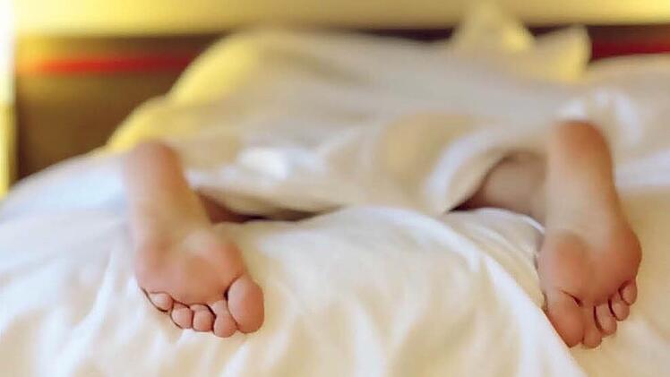 Ein 20-J&auml;hriger ist in Zirndorf in ein Haus eingebrochen und hat sich direkt zu einer Bewohnerin ins Bett gelegt. Symbolfoto: Wokandapix/Pixabay