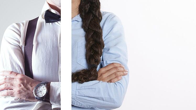 Im Aspekt der Gleichberechtigung kann ein Menstruationsurlaub kritisiert werden.