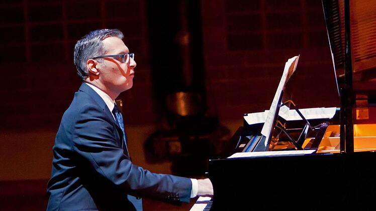 Sensibel mitgestaltender Klavierpartner: Antonio Grimaldi