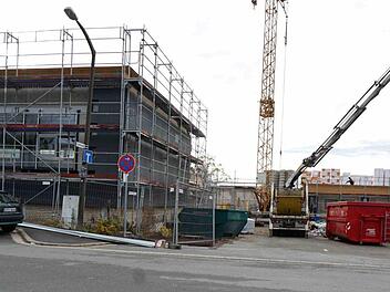 Die Sanierung der Turnhalle ist bald abgeschlossen.    Foto: Richard Sänger