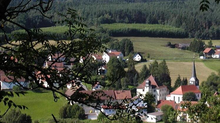 Der Stadtrat Kronach diskutierte darüber, ob er sich auf Fischbach als Ziel der nächsten Dorferneuerung festlegen sollte. Foto: Archiv/Grahl