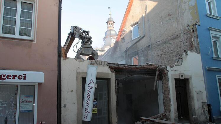 Da steht die Fassade noch. Foto: Jochen Nützel