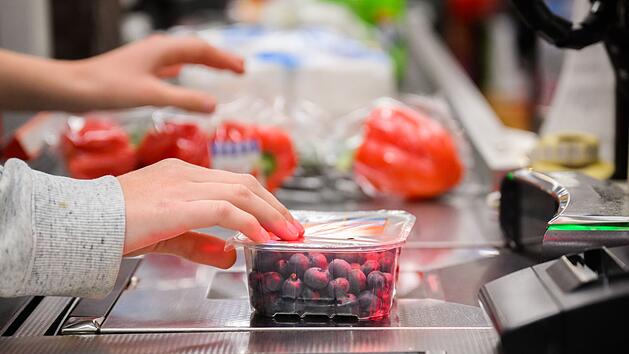 An der Supermarktkasse versprechen Apps Rabatte - ein Trugschluss?