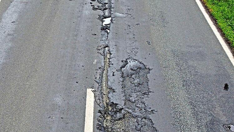 Hitzewallungen auf der Stra&szlig;e. Staatliches Bauamt