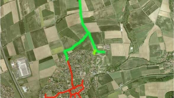 Der grüne Weg oben führt zum Judenfriedhof und Brandskapelle, der untere zur Gerichtsstätte und Kriegergedächtniskapelle,