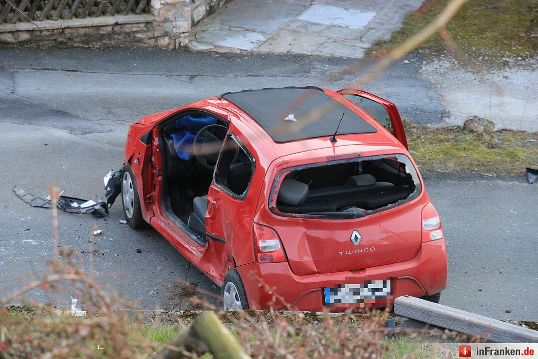 Pkw überschlägt sich in Hollfeld