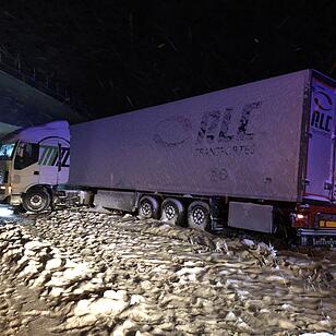 Schnee sorgt für Verkehrschaos in Franken