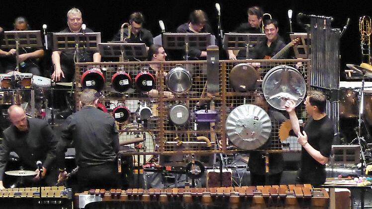 Martin Grubinger und das Percussive Planet Ensemble. Foto: Ahnert