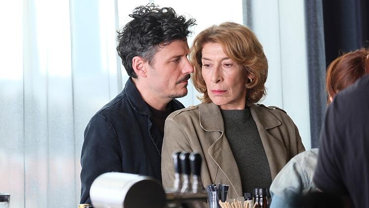 Adele Neuhauser spielt in "Makellos" die in ihrer Ehe ungl&uuml;ckliche Constanze, die sich auf den Callboy Ricardo (Manuel Rubey) einl&auml;sst.