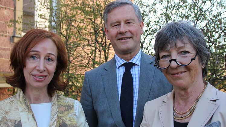 Von links: Elisabeth Dichtl, Dr. Wolfram Franke und Eva Maria Roer. Foto: benedikt Borst