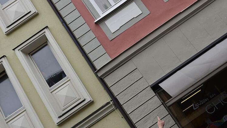 Dorina und Alexander Glasenapp sind verzweifelt, dröhnende Bässe aus den umliegenden Kneipen rauben dem Ehepaar den nächtlichen Schlaf. Foto: Gabi Arnold