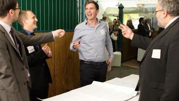 Gut lachen hat, wer Pläne für die Zukunft fasst. Ideen für die Region wurden am Donnerstagabend in Mitwitz zusammengetragen. Foto: Kober