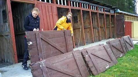 Die letzten alten Privatkabinen werden abgebaut. Fotos: Georg K&ouml;rfgen