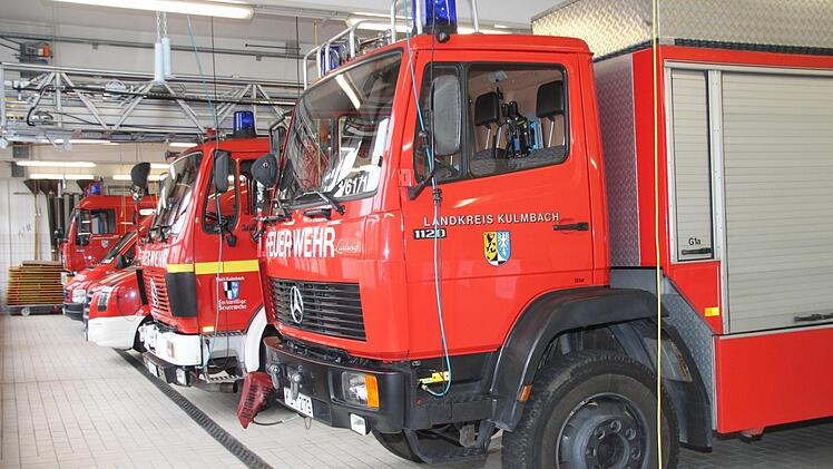 Zum Tag der offenen Tür präsentiert die Kulmbacher Feuerwehr viele ihrer Fahrzeuge auf dem Gelände in der E.-C.-Baumann-Straße. Foto: Andreas Schmitt