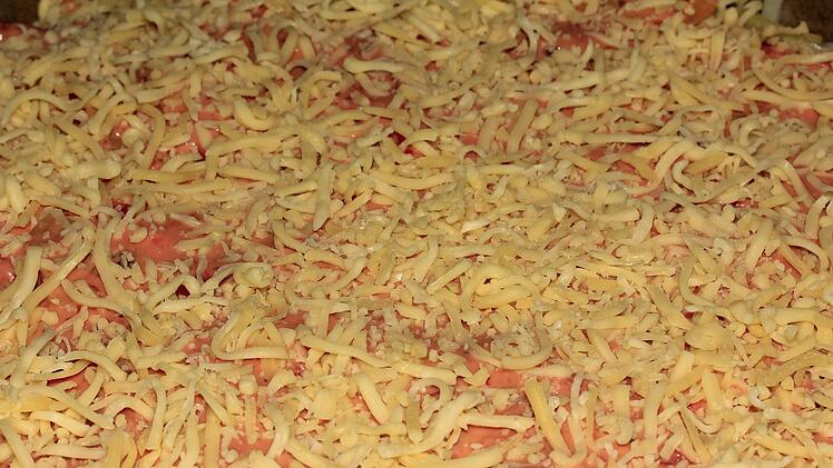 Hersteller ruft Käse zurück und warnt vor Verletzungen - "keinesfalls konsumieren"