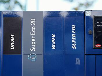 Erste &ouml;ffentliche Tankstelle mit E20-Zapfs&auml;ule in Deutschland