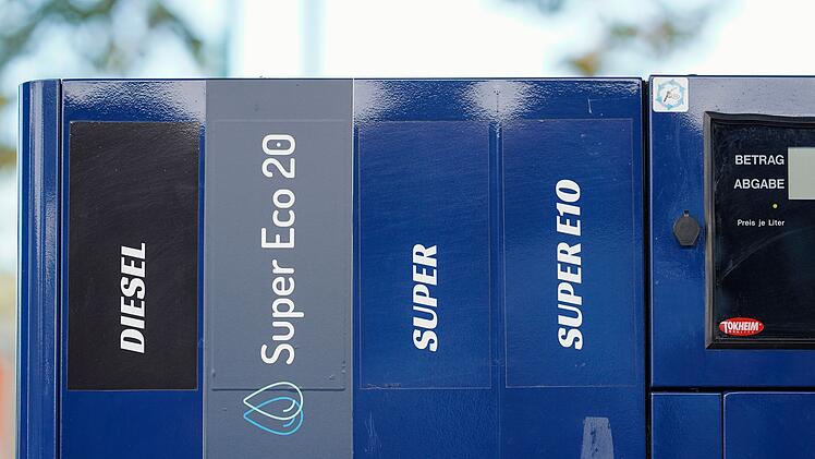 Erste &ouml;ffentliche Tankstelle mit E20-Zapfs&auml;ule in Deutschland
