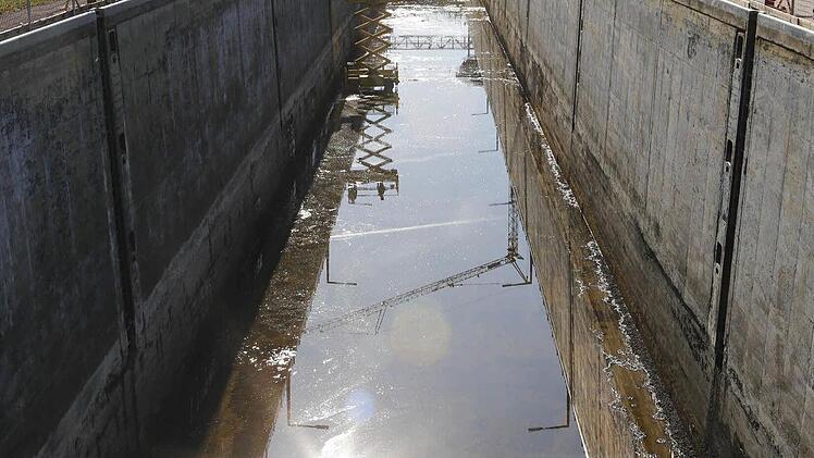Hier steht normalerweise das Wasser mehrere Meter hoch. Foto: Matthias Hoch
