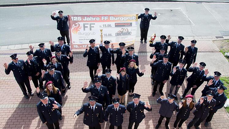 Die Aktiven der Feuerwehr Burggrub laden zum Jubiläum ein und freuen sich auf zahlreiche Gäste.K.-H. Hofmann