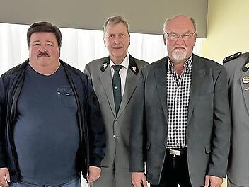 Erster Bürgermeister Timo Ehrhardt, Reinhard Treuner, Gerd Baumann, Wolfgang Schmidt (alle 50 Jahre), Erster Schützenmeister Johannes Haase bei der Generalversammlung