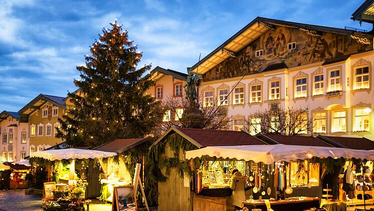 Nicht nur das Weihnachtsessen, sondern auch der Weihnachtsmarkt in Franken hat kulinarisch einiges zu bieten.
