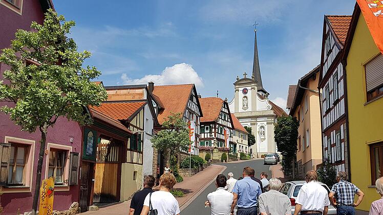 Vor drei Jahren holte sich Fuchsstadt den Titel des Kreissiegers im Wettbewerb "Unser Dorf hat Zukunft". Heuer greift der Ort nach den "Bezirks-Sternen".