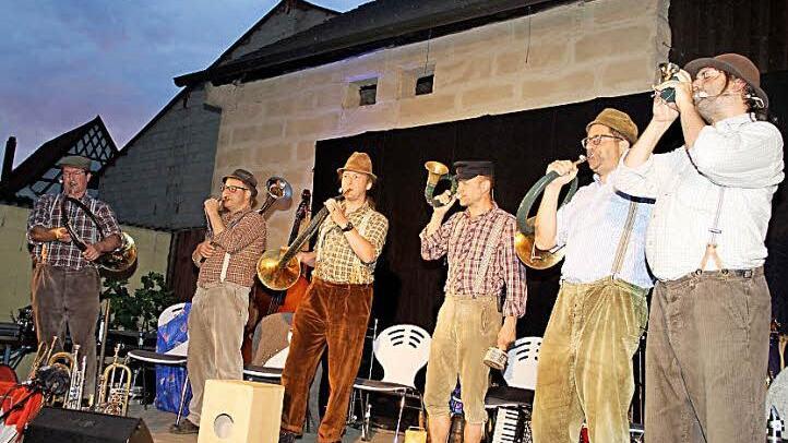 Musikalisch, humorvoll und hintersinnig präsentierte sich "Häisd 'n' däisd vomm mee" beim Jubiläum der KIS am Freitag.