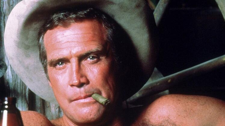 Mit Kippe und Bier: Als Stuntman, der nebenbei als Kopfgeldj&auml;ger arbeitet, geh&ouml;rte Colt Seavers (Lee Majors) sicher zu den coolsten Serienhelden der 80er-Jahre.