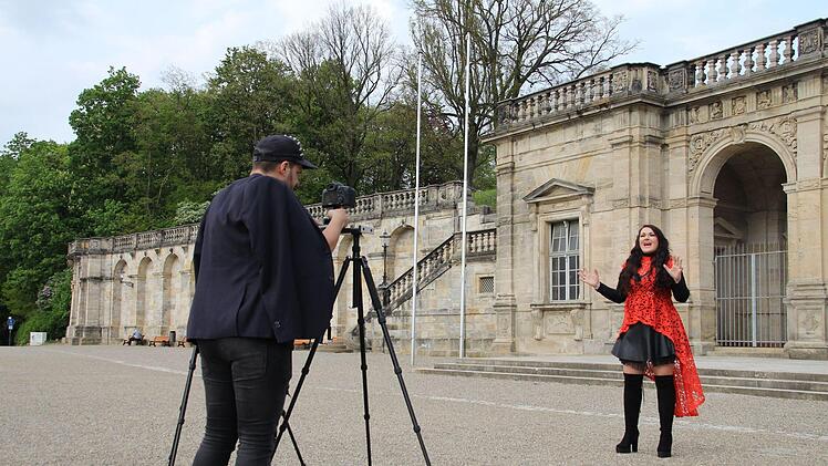 Videodreh auf dem Coburger Schlossplatz: Schlagersängerin Angela HennOliver Schmidt