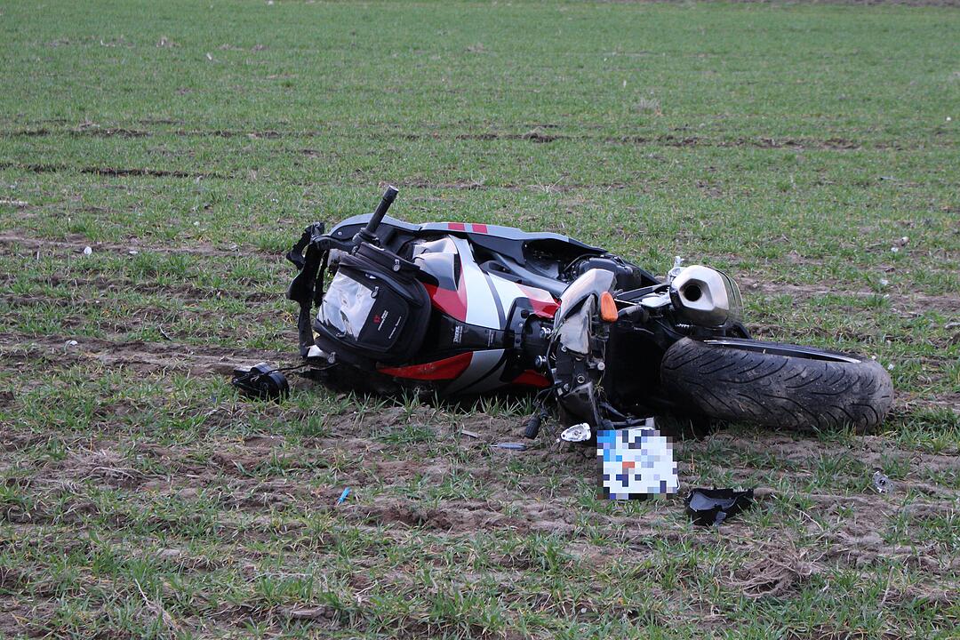 Heßdorf: Auto überholt und erfasst Motorradfahrer frontal - 62-Jähriger stirbt