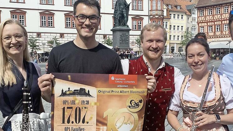 Die OPAs wollen im Juli ihr Geburtstags-Open Air auf dem Marktplatz feiern (von links): Susi Panusch, Anna-Lena Müller, Gabriel Möbus, Lukas Döhler, Anja Hannemann, Christian Limpert