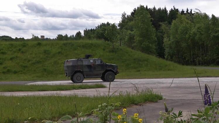 ... und auf dem Truppenübungsplatz. Foto: GefSimH