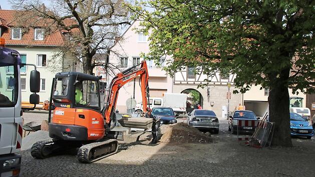 Auf dem Anger werden station&auml;re Stromk&auml;sten errichtet.  Foto: Thomas Malz