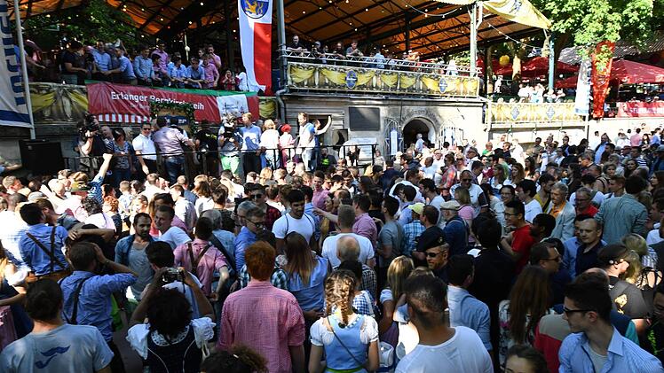 Anstich zur Bergkirchweih 2017 Foto: Ronald Rinklef