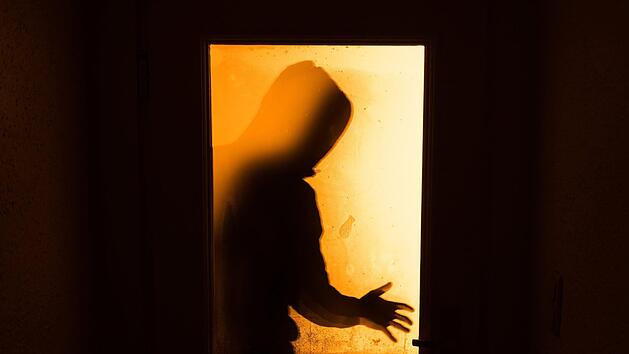 Dieb mit Horrorfilm-Maske beklaut Ehepaar in N&ouml;rdlingen